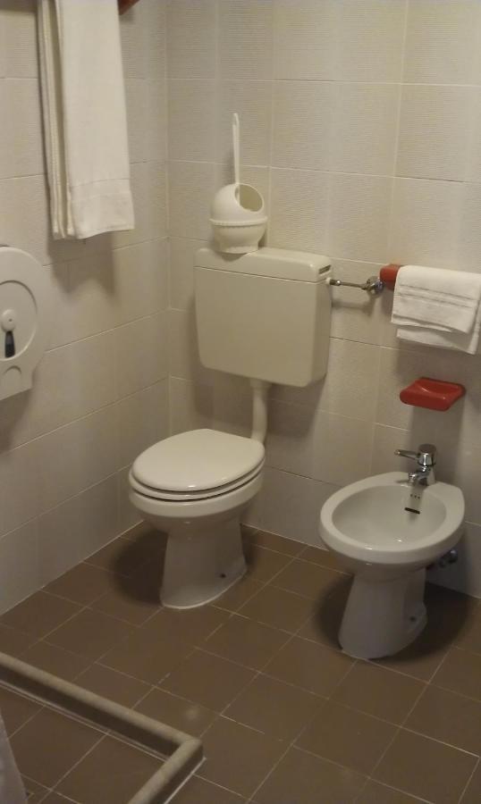 Albergo Casa Dell'Ospite Bréscia Quarto foto