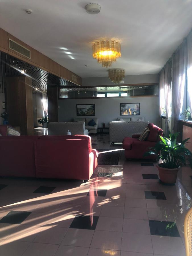 Albergo Casa Dell'Ospite Bréscia Exterior foto